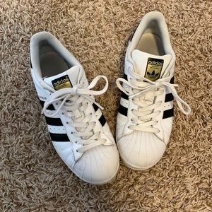 Adidas superstars
